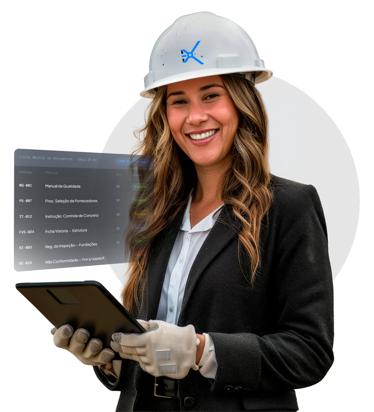 Engenheira de obras com capacete usando a plataforma Eldox